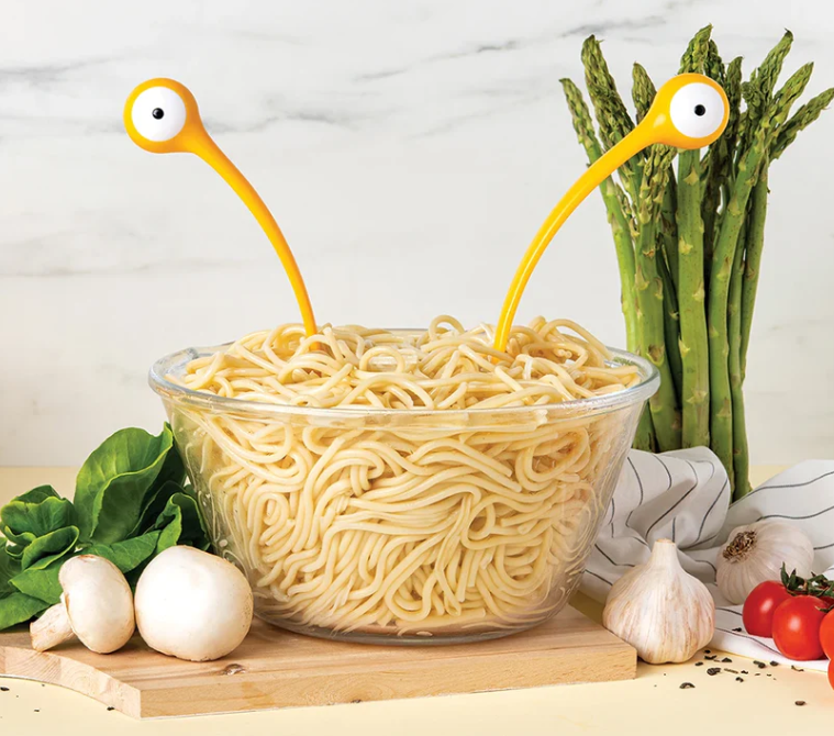 Pasta Monsters Yellow cucharones para servir pasta.